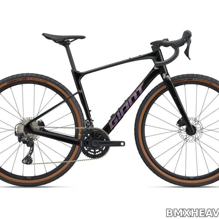 Giant Revolt Advanced 2 - Carbon Gravel Bike (Gloss Black)