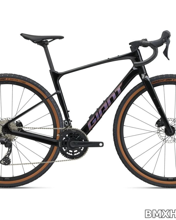 Giant Revolt Advanced 2 - Carbon Gravel Bike (Gloss Black)