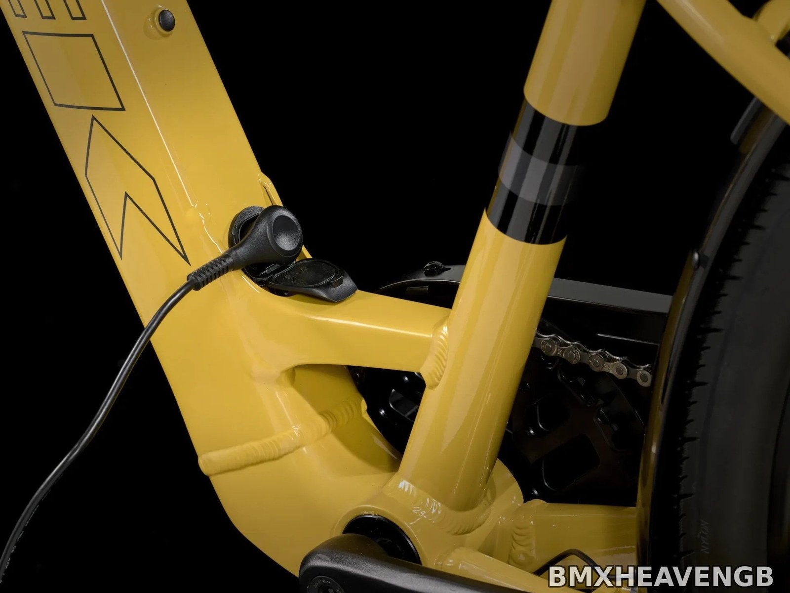Trek Verve+ 1 Lowstep LT - Electric Hybrid Bike (Baja Yellow) - Image 5