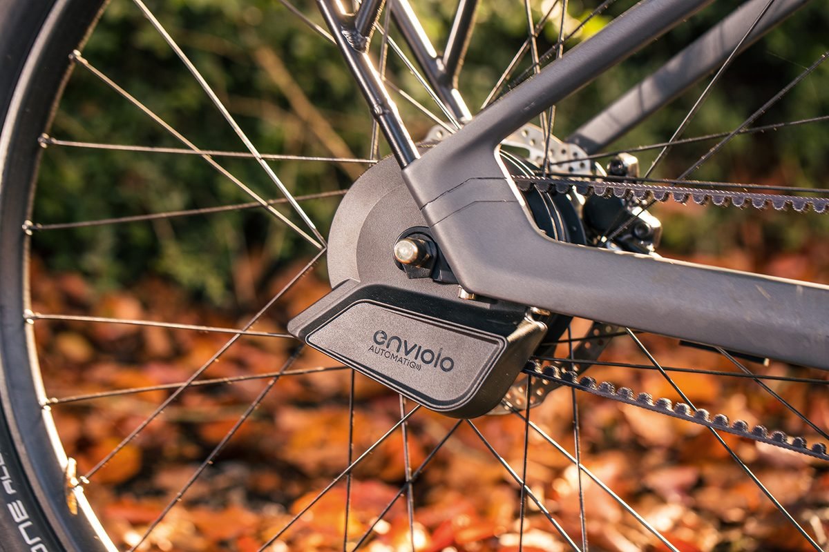 Gazelle Ultimate C8+ HMB - Premium Electric City (Black Matte)