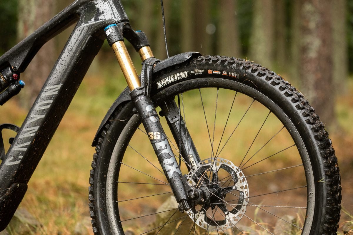 Canyon Spectral:ON CF 8 - Full-Suspension E-MTB (Smokey Quartz) - Image 5