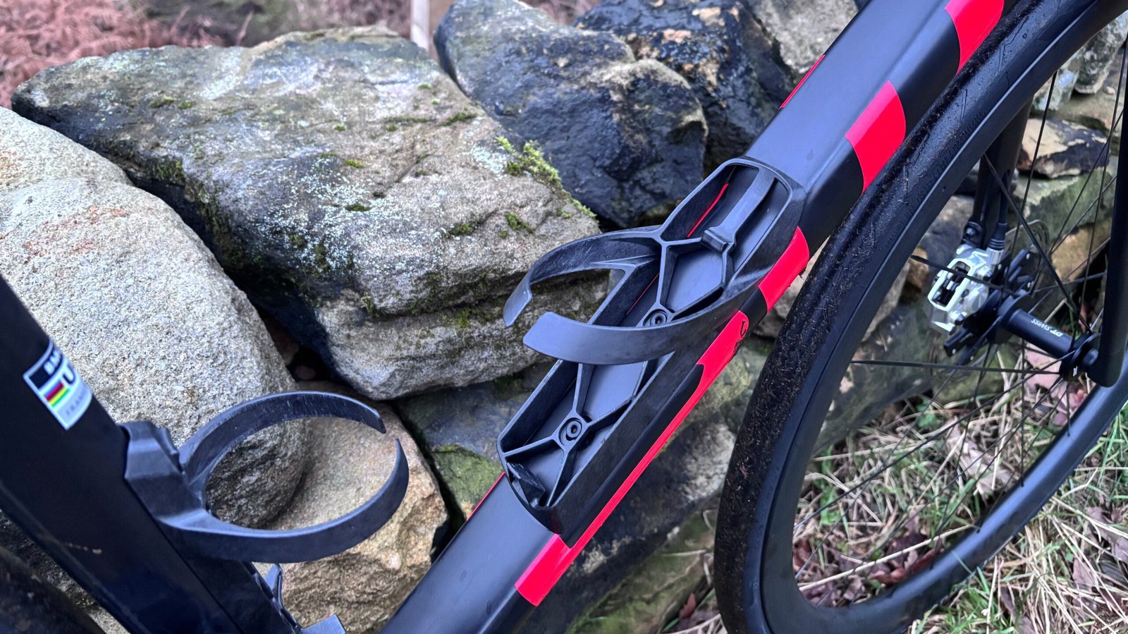 BMC Teammachine SLR Six - Swiss Carbon Race Road (Carbon / Neon Red) - Image 5