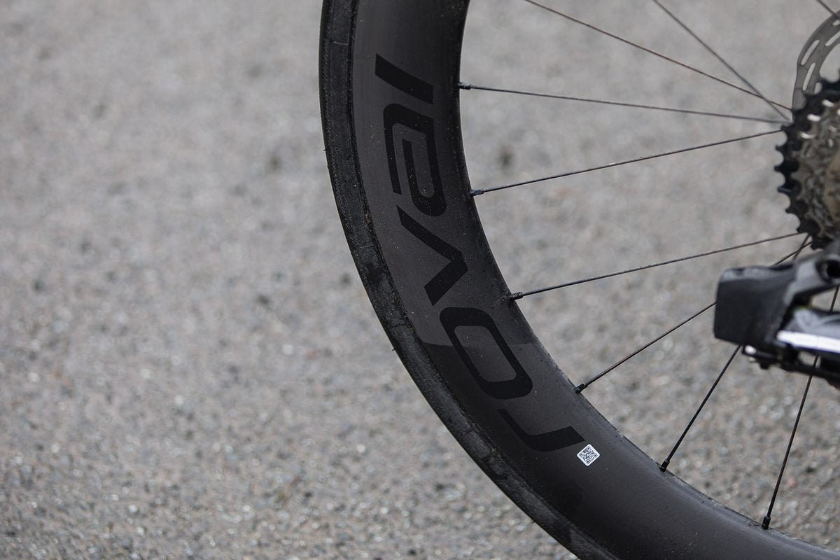 Specialized Tarmac SL8 Comp Ultegra Di2 - Carbon Race Road (Gloss Metallic Obsidian) - Image 5