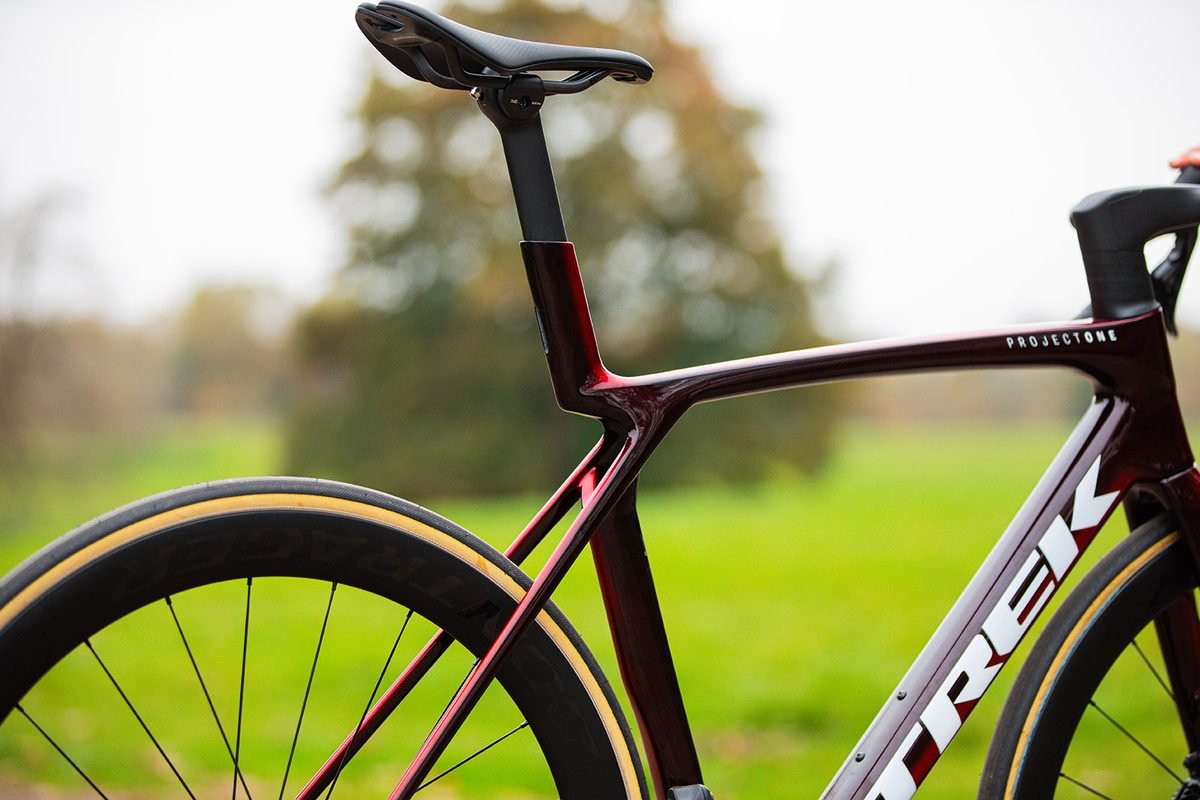 Trek Madone SLR 6 Gen 8 - Carbon Aero Road (Project One Red Smoke) - Image 5