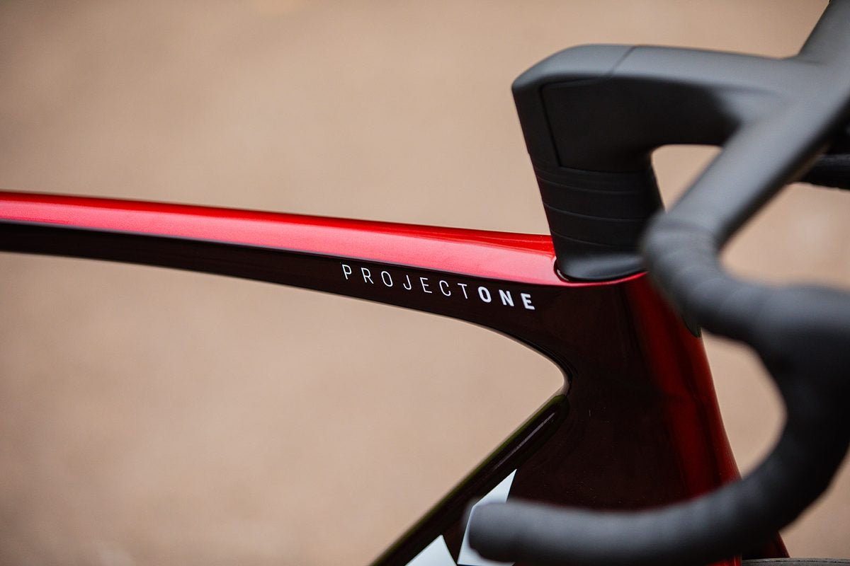 Trek Madone SLR 6 Gen 8 - Carbon Aero Road (Project One Red Smoke)