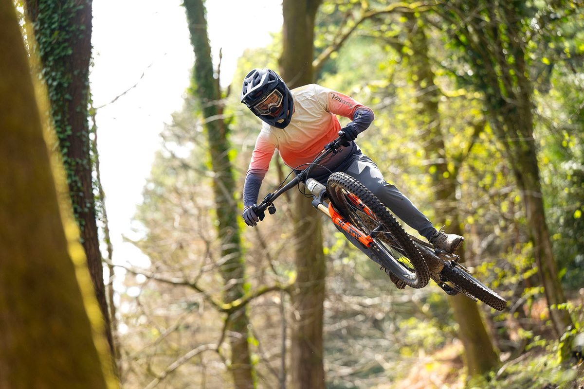 Scott Lumen eRide 910 - Lightweight E-MTB (Carbon Raw) - Image 2