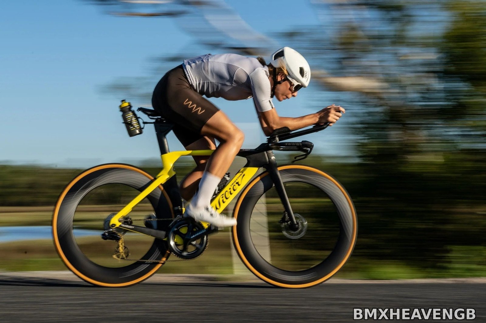 Hunt 8387 Aerodynamicist - Carbon Disc Aero Road Wheelset - Image 3