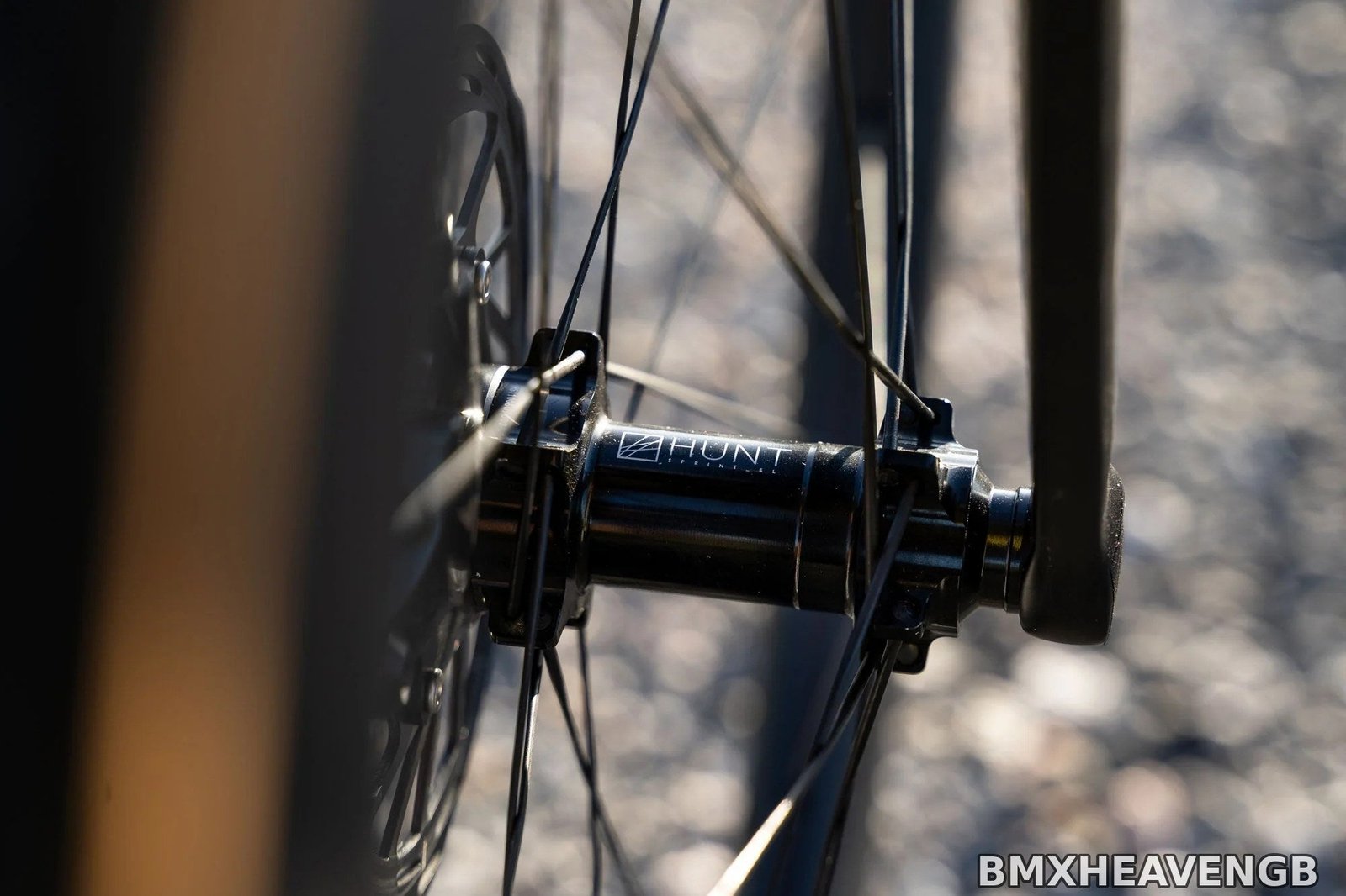 Hunt 8387 Aerodynamicist - Carbon Disc Aero Road Wheelset - Image 6