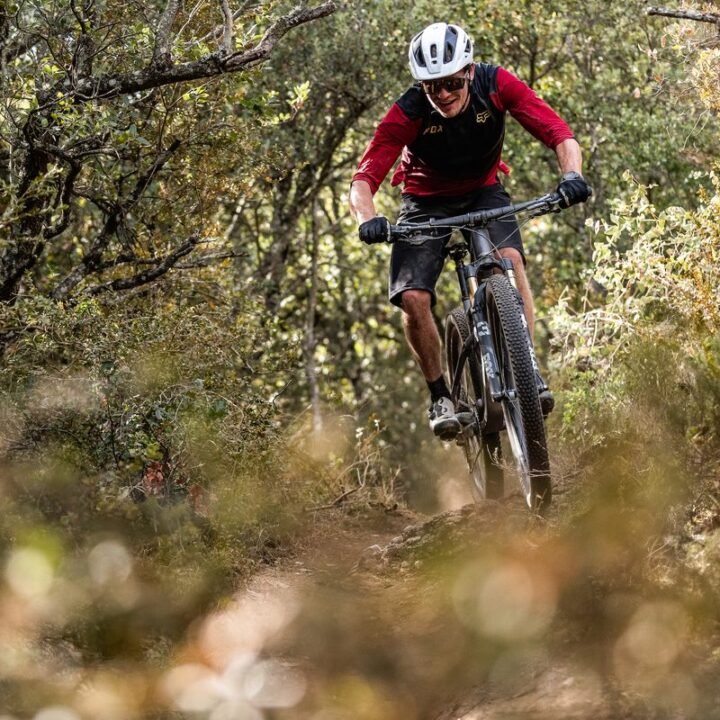 Orbea Oiz M30 - Carbon XC Full-Sus MTB (Carbon Raw / Halo Green)