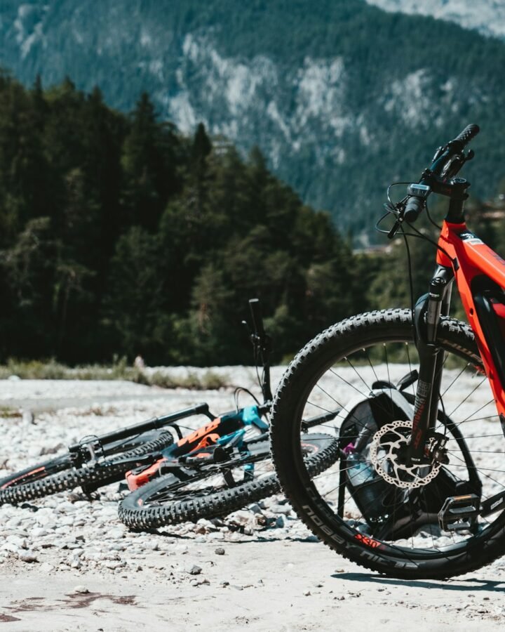 Spoke & Sprocket Farrow EM-1 Full-Suspension Carbon E-MTB