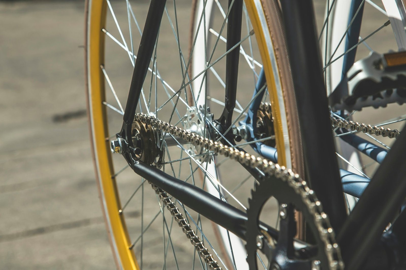 Spoke & Sprocket Thornby UC-1 Belt-Drive Urban E-Bike - detail
