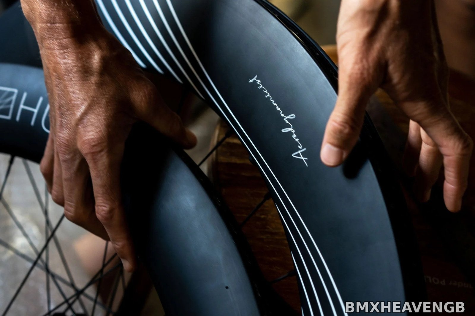 Hunt 8387 Aerodynamicist - Carbon Disc Aero Road Wheelset - Image 8